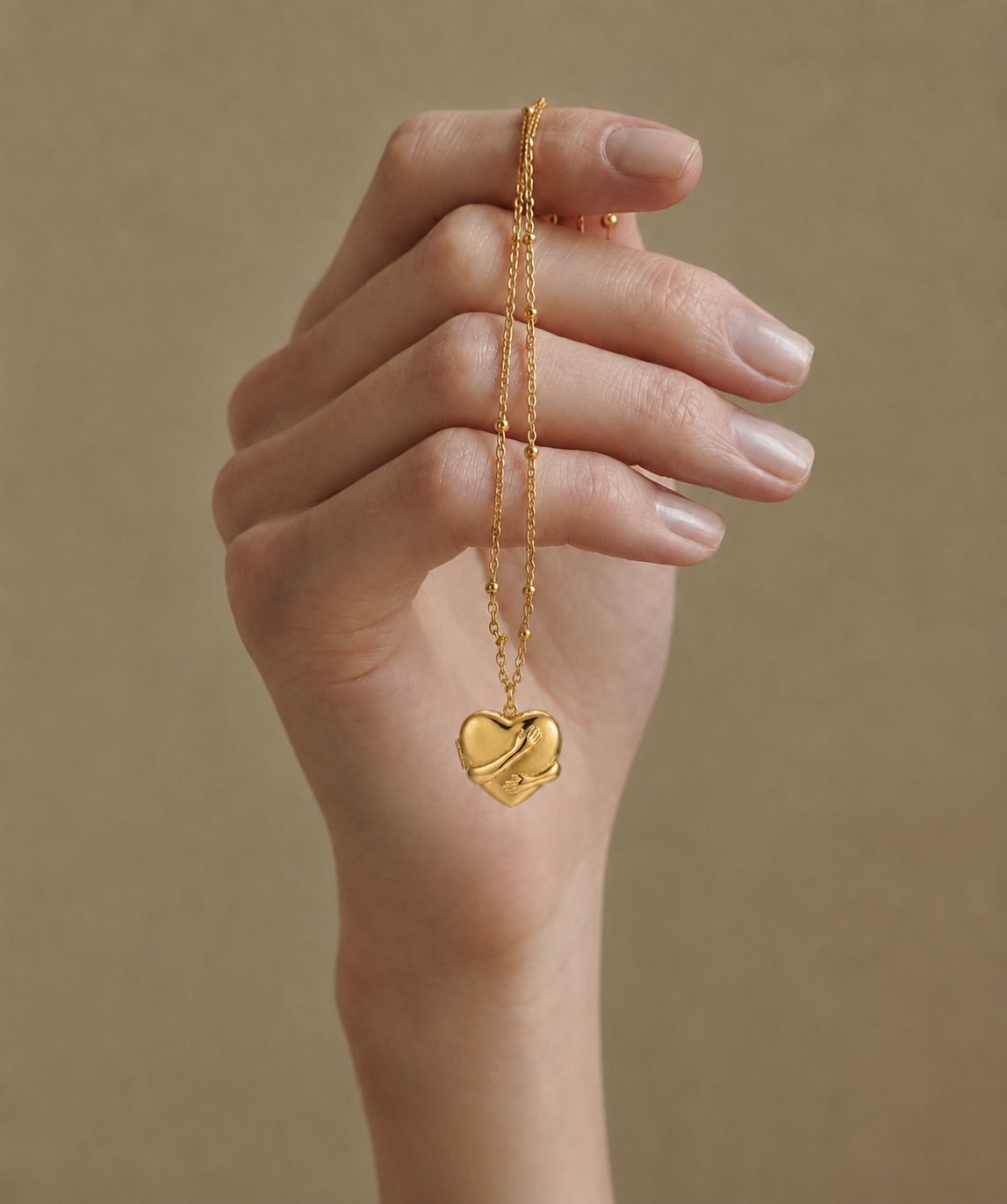 Elegant Heart Necklace - Image 3