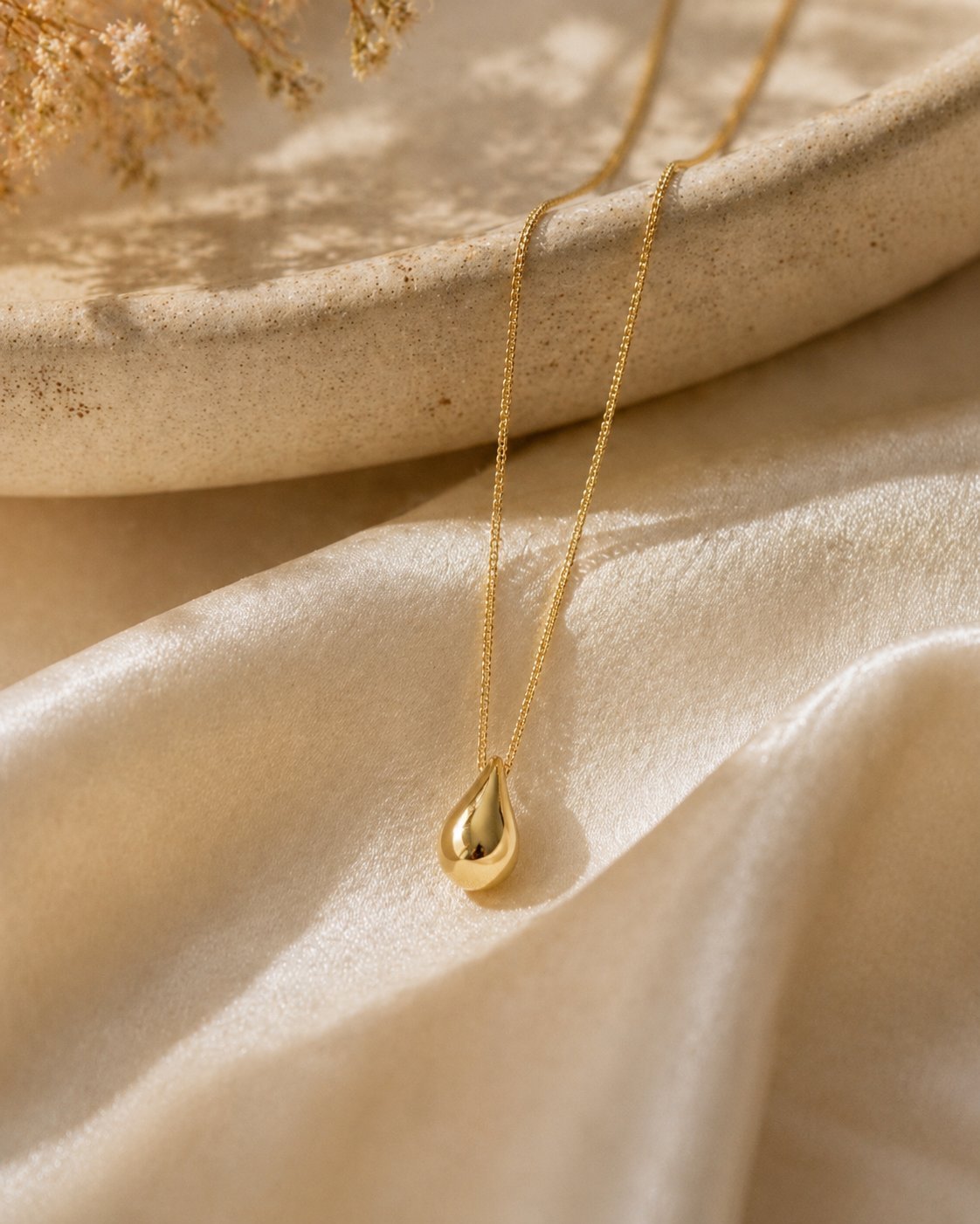 Aurelia Glow Necklace - Image 2