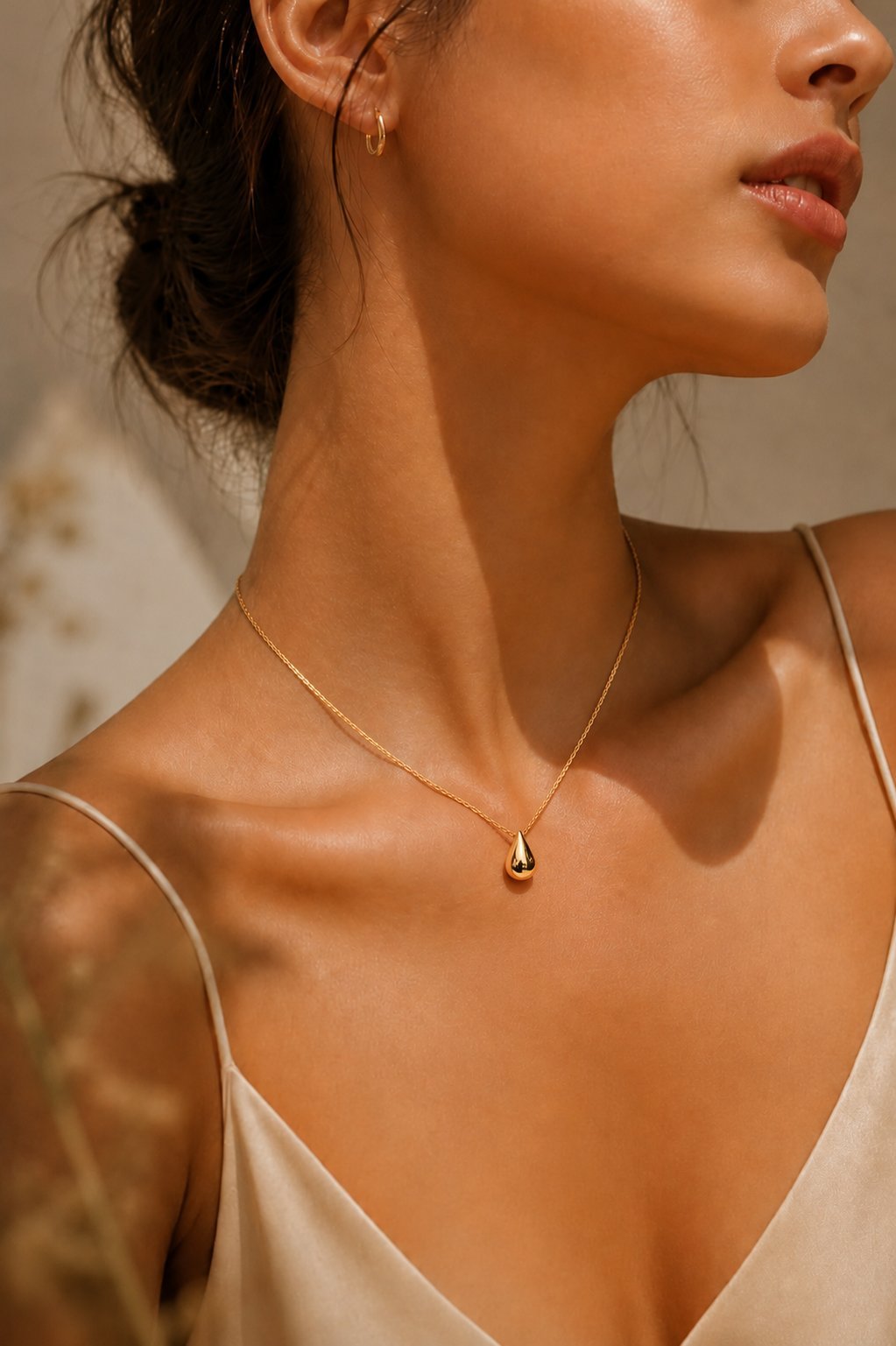 Aurelia Glow Necklace - Image 3
