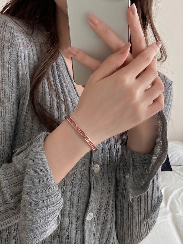 Rosy Radiance Bracelet - Image 4